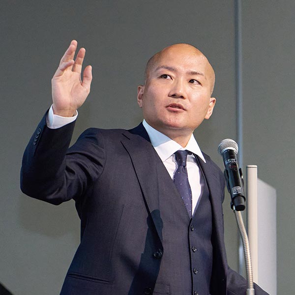 大石 佳敬氏