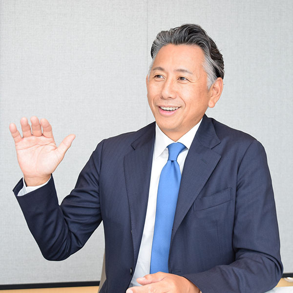 堤 健朗氏