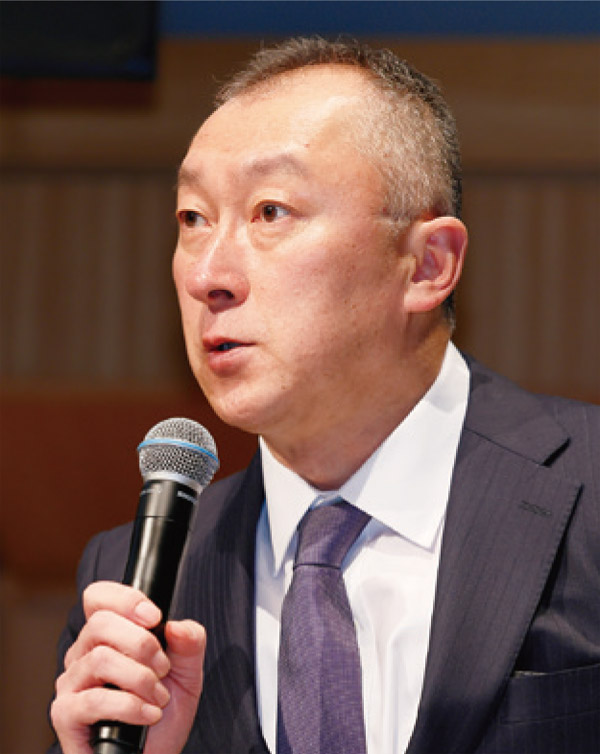 津本 啓介氏