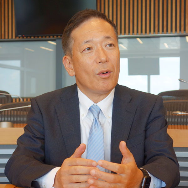 安永 哲次氏