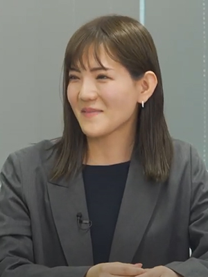 内山 裕衣 氏
